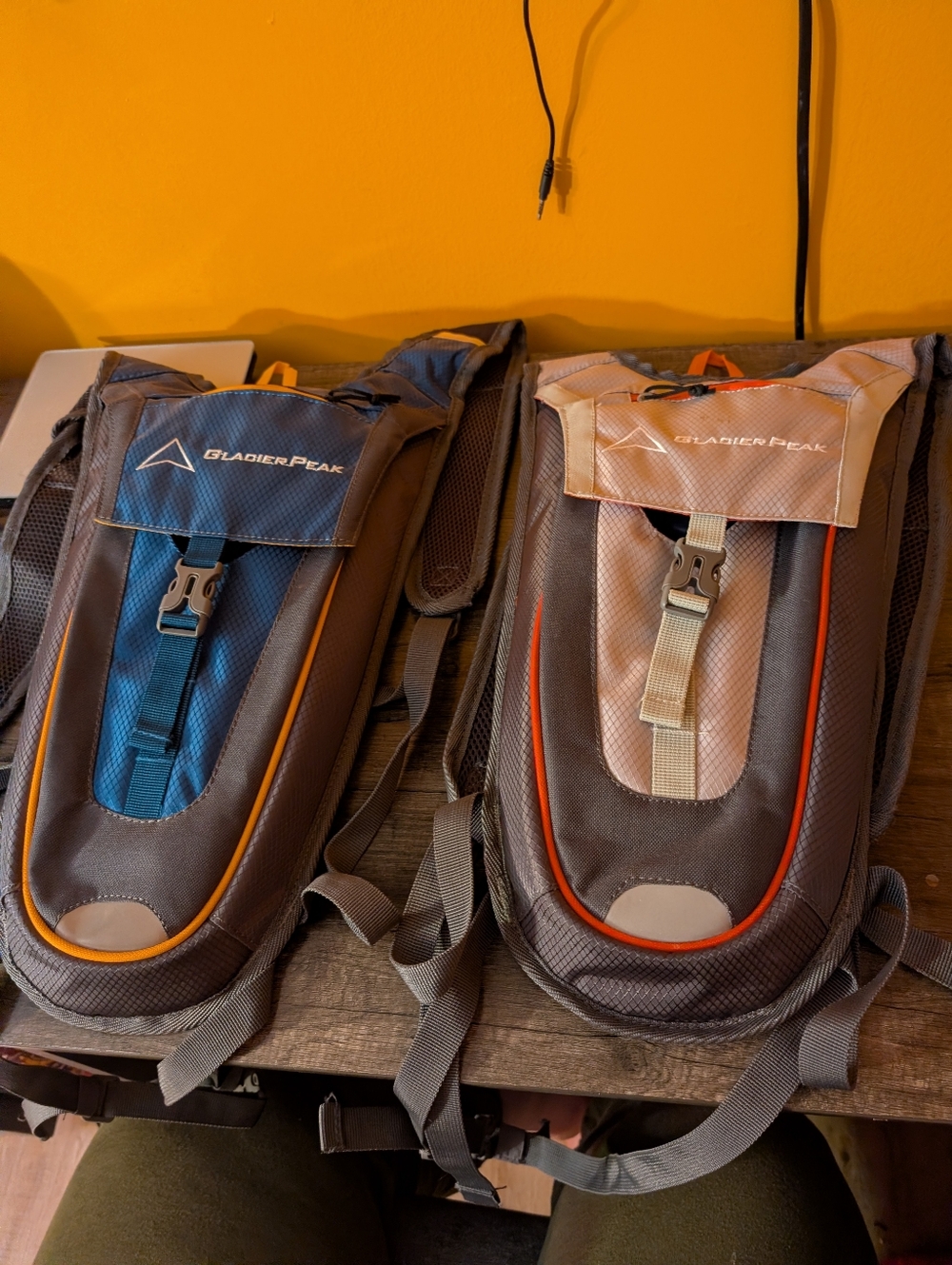 (2) Ct Glacier Peak Hiking Water Backpacks Blue/Grey/Orange Used 1x
